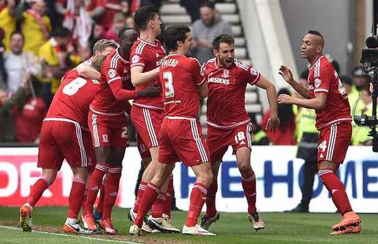 尤其是他在 尤其是他在